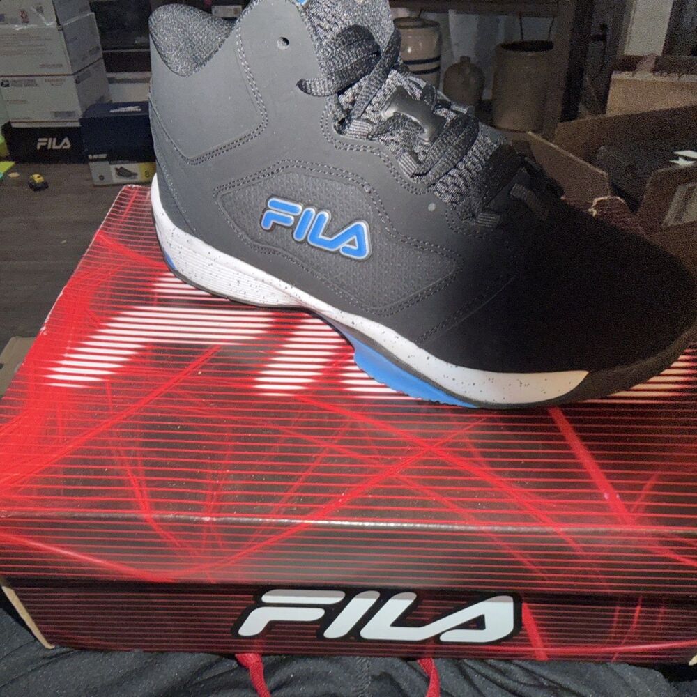 Fila Kid's Sweeper 21FW Black White Blue Sneakers Size 5 Youth New in Box!